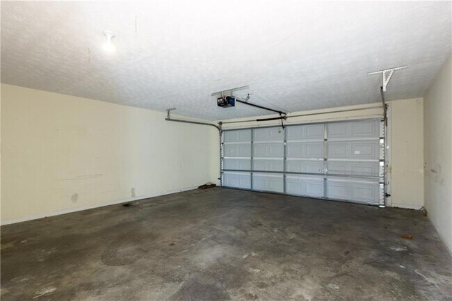 Building Photo - 141 Brownsmill Dr