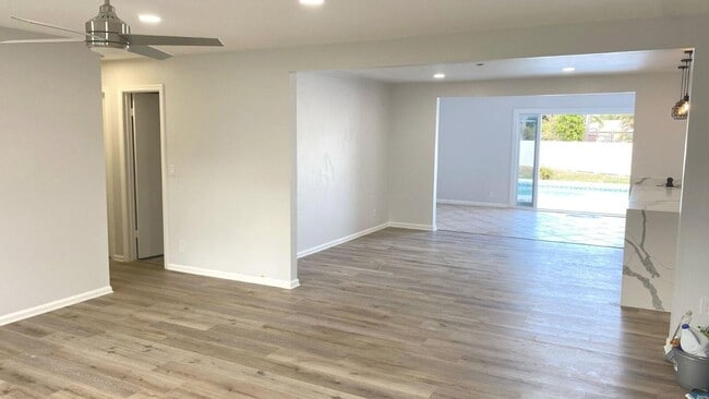 Building Photo - 4000 NW 3rd Ave