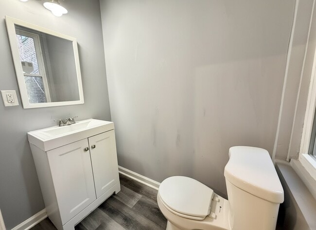 Building Photo - 7019 Saybrook Ave