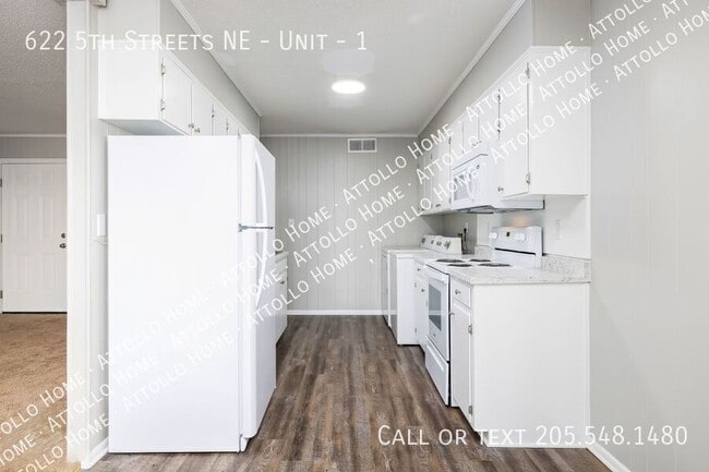 Building Photo - 622 5th St NE