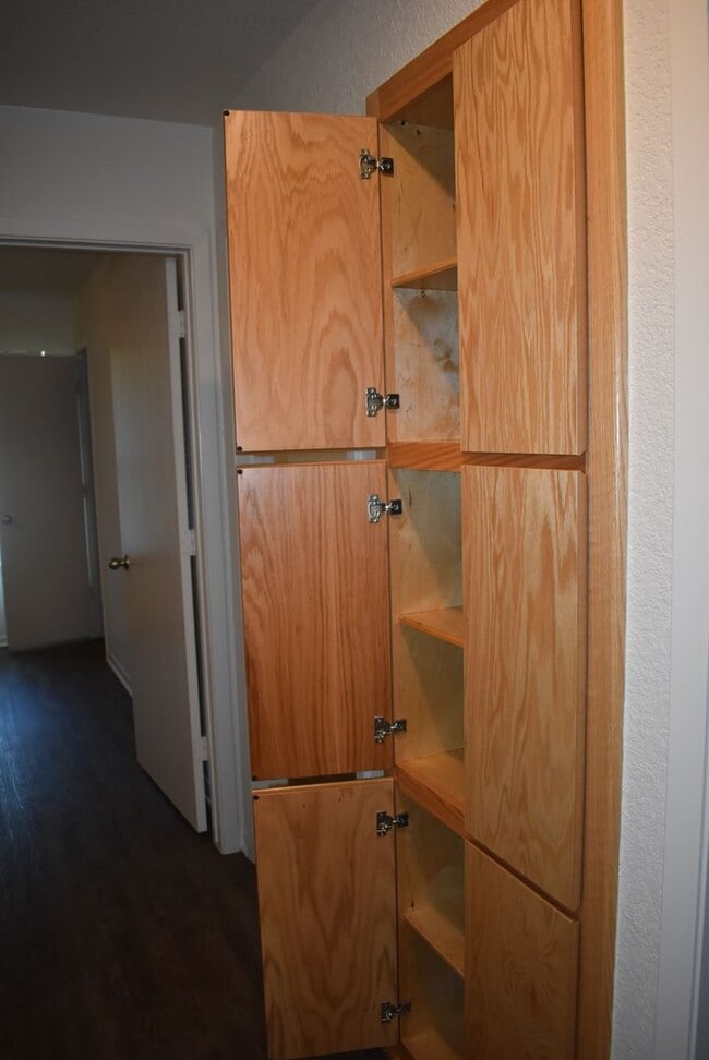 Building Photo - 201 Coby Dr