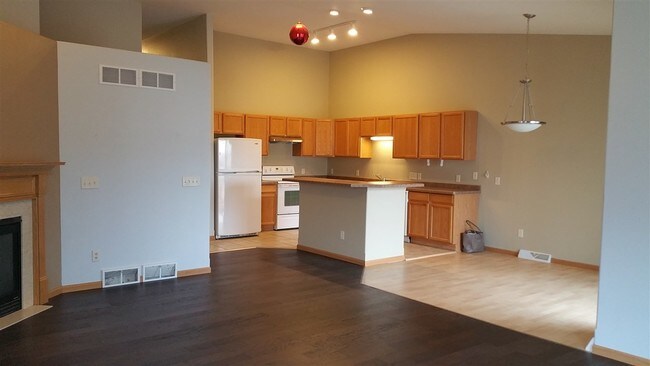 Building Photo - 8035 Starr Grass Dr