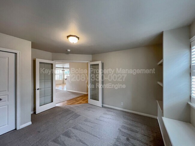 Building Photo - 2403 E Indian Creek Dr