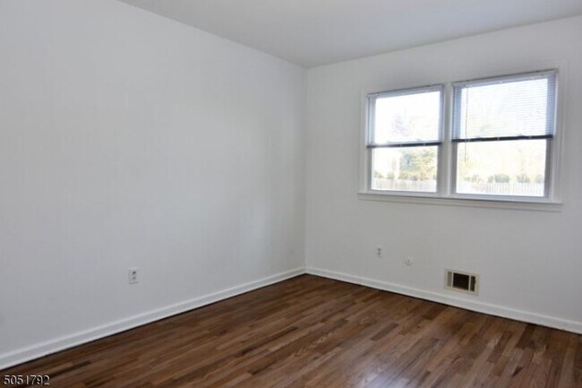 Building Photo - 311 Temple Pl