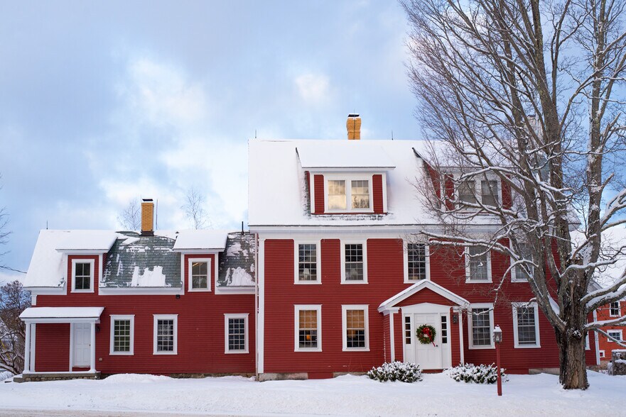 Live in an exceptional 1781 New England farmhouse - 1252 County Rd