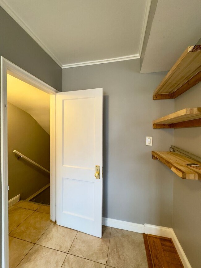 Building Photo - Charming 4 Bedroom/2 Bathroom Townhome in Mid-Govans, MD!