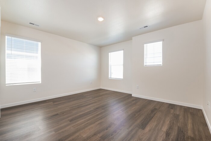 Building Photo - 13485 Oneida Ln
