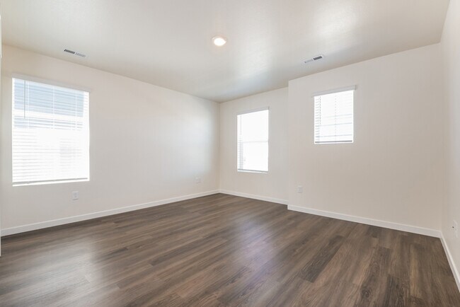 Building Photo - 13413 Oneida Ln