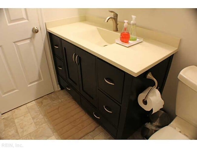Building Photo - Lovely 4 bedroom home in Salem Woods area of Virginia Beach