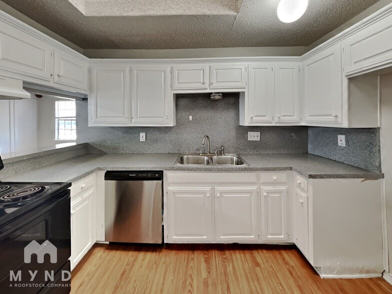 Building Photo - 11835 Garden Terrace Dr