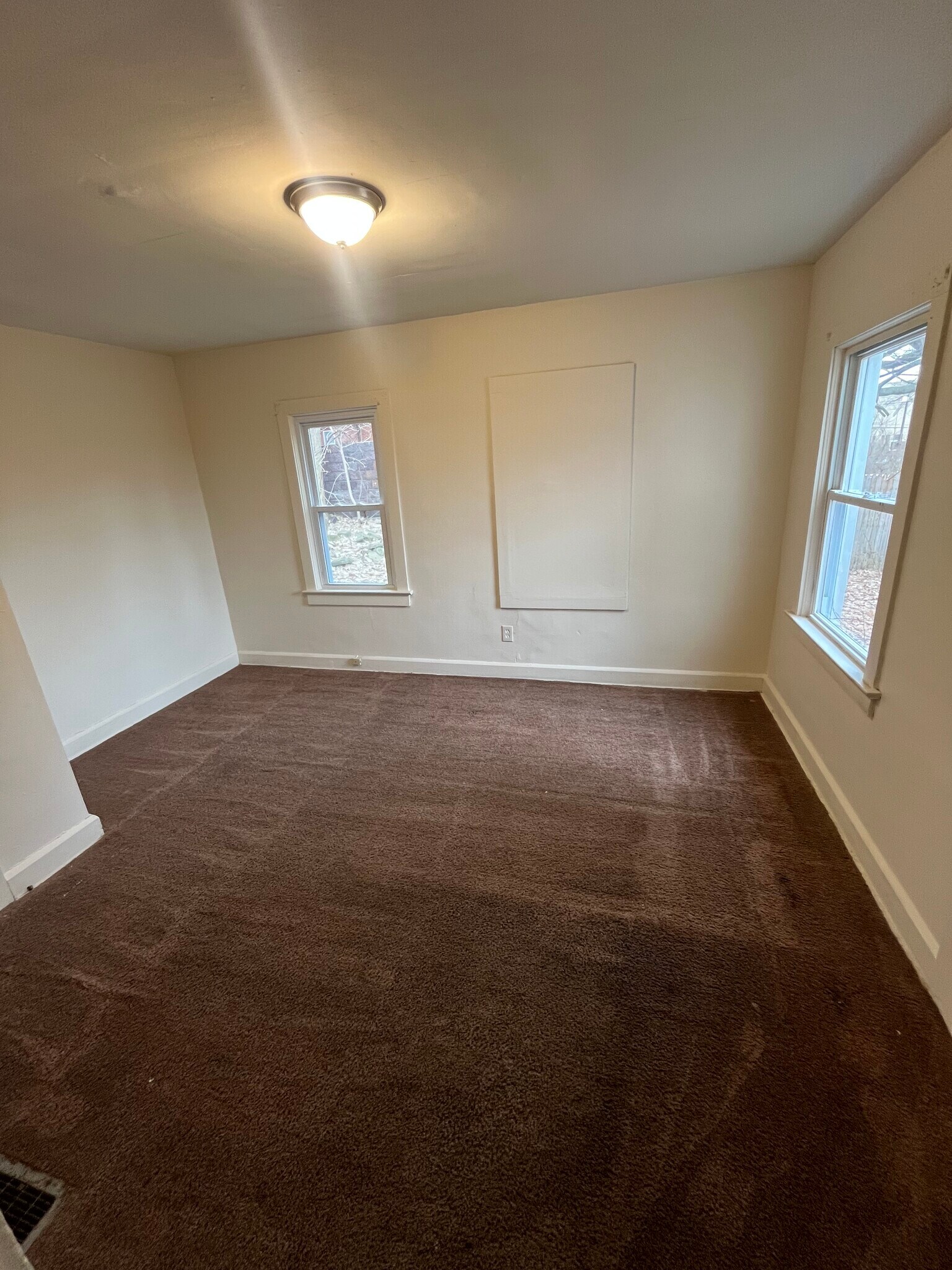 Building Photo - 26 Christie St