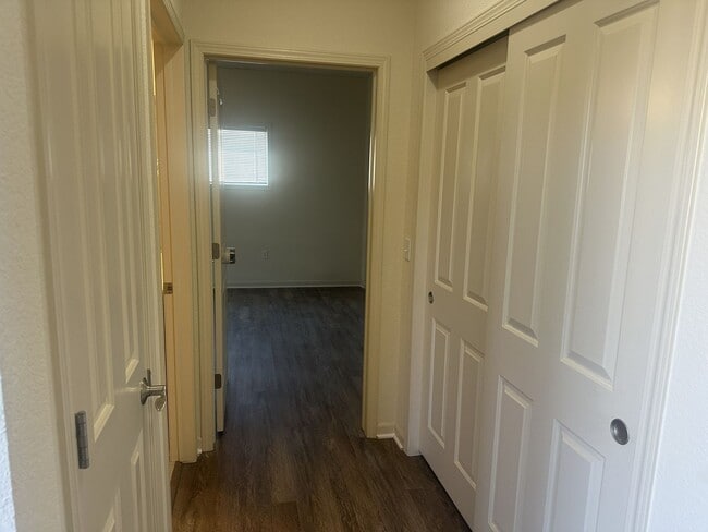 Building Photo - Spacious and Convenient – 3 Bedroom / 3 Ba...