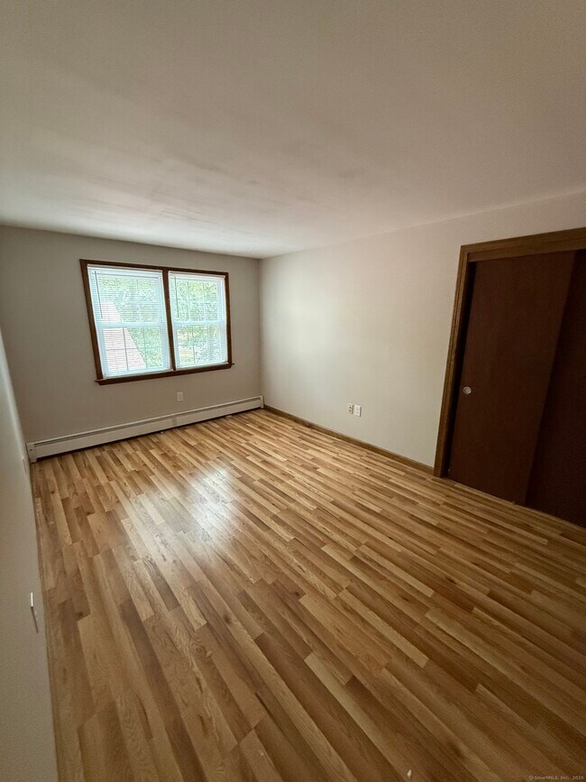 Building Photo - 276 Carriage Way