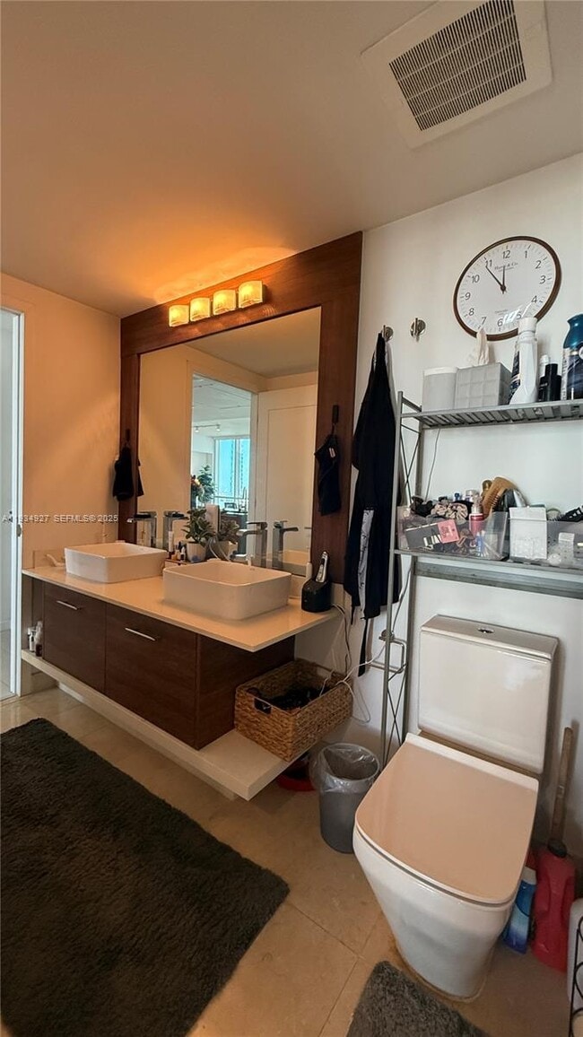 Building Photo - 601 NE 27th St