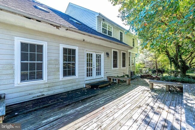 Building Photo - 1168 Taji Ct
