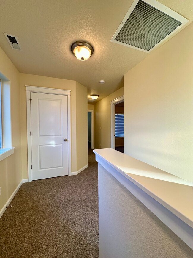 Building Photo - 63114 Dakota Dr