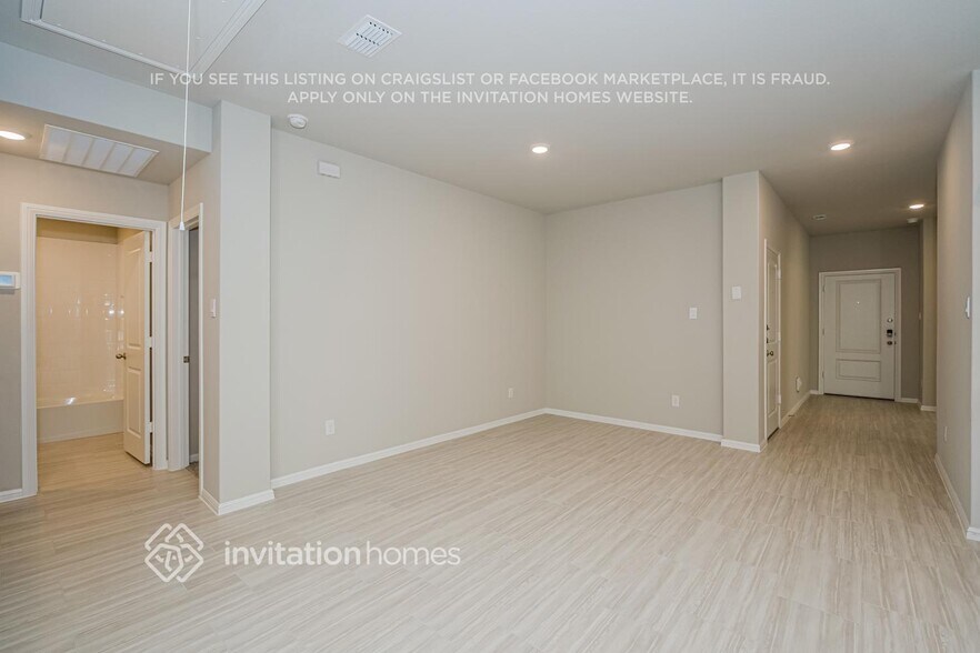 Building Photo - 422 Lubbock Dr