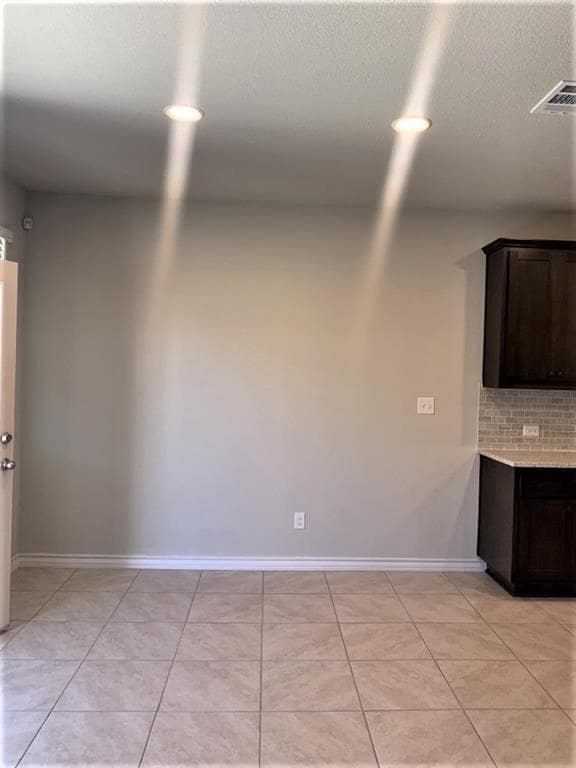 Building Photo - 6605 Verona Pl