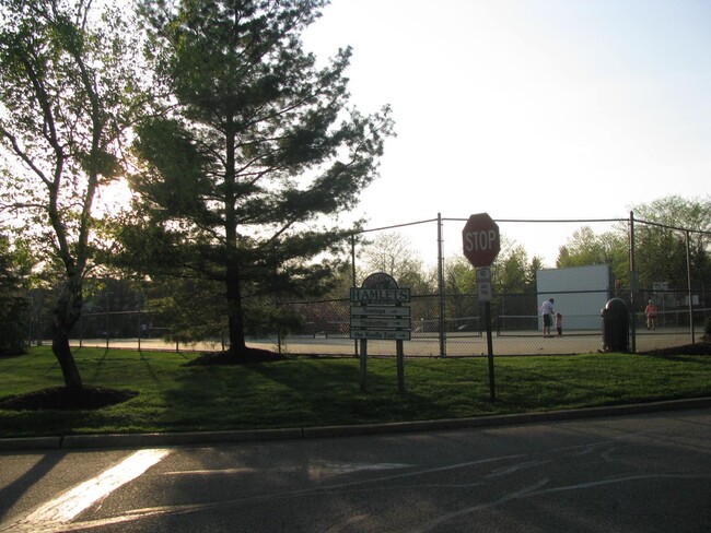 Building Photo - 94 Branchwood Ln