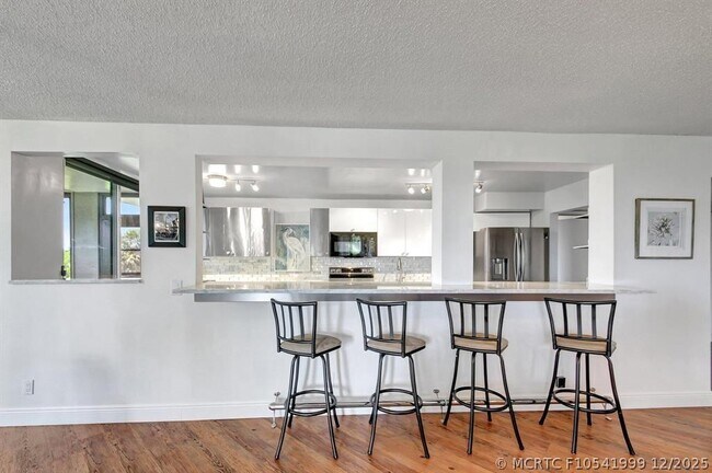 Building Photo - 4770 Fountains Dr S