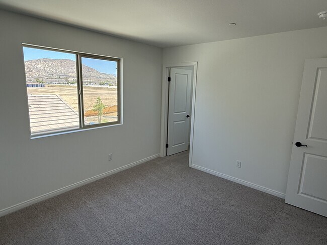 Building Photo - 4470 Hickory Ct