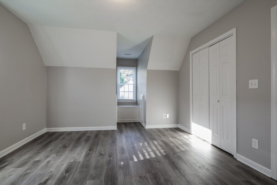 Building Photo - 700 Allen's Landing Dr SE