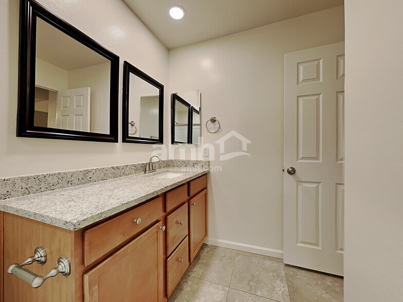 Building Photo - 3392 E Cowboy Cove Trail