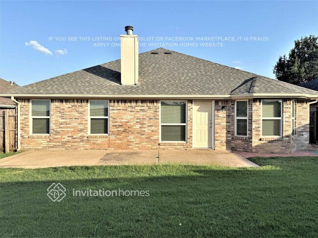 Building Photo - 1044 Springhill Dr
