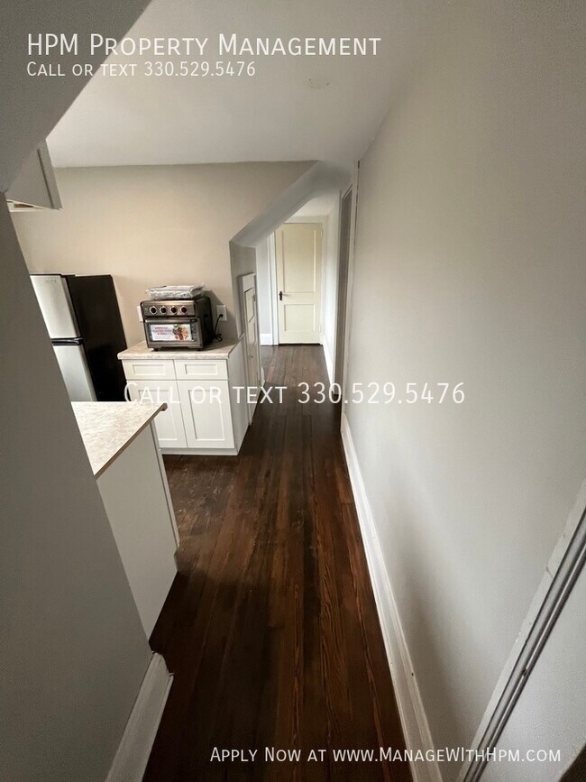 Building Photo - 59 S Highland-3