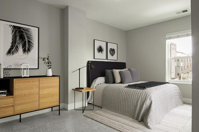 Building Photo - Polished Jefferson Park home with big front & backyards