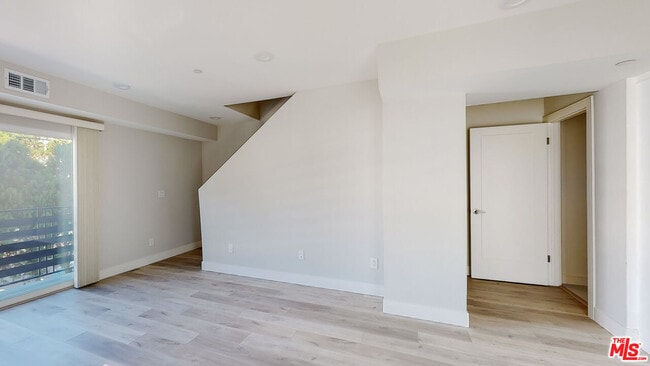 Building Photo - 236 Rosemont Ave