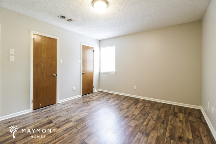 Building Photo - 105 Whitewood Dr