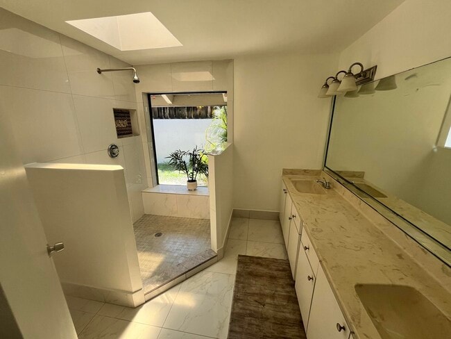 Building Photo - 6480 Contempo Ln