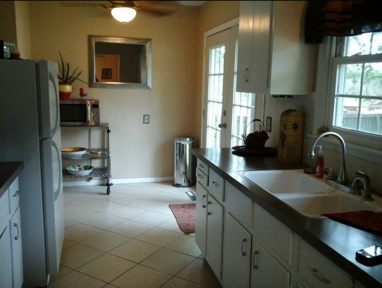 Building Photo - 2110 N 34th St