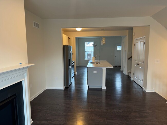 Building Photo - New Harleysville 3 Bedroom End unit Townho...