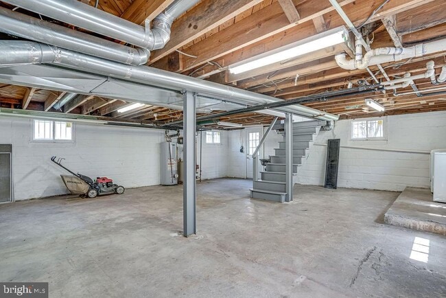 Building Photo - 859 N Abingdon St