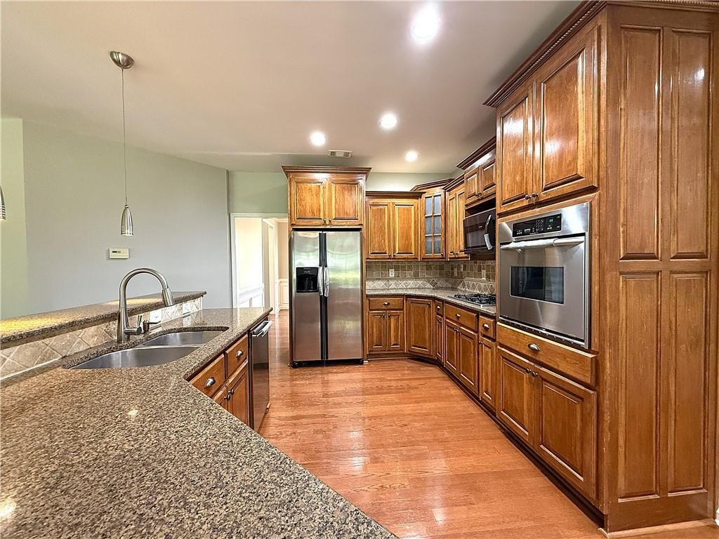 Building Photo - 1310 Rosewood Dr
