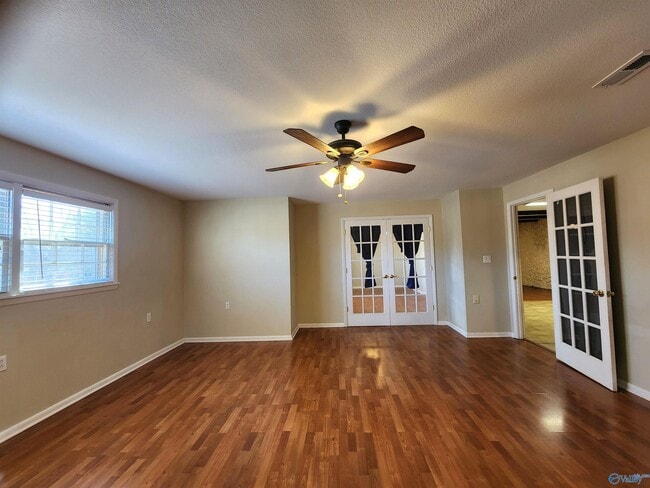 Building Photo - 6107 Trailwood Dr