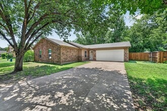 Building Photo - 2908 Mistywood Ln