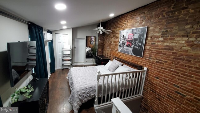 Building Photo - 244 S Exeter St