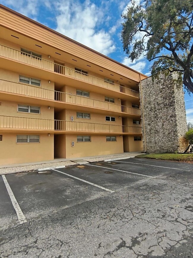Building Photo - 5820 N Church Ave