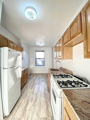 Building Photo - 1 bedroom in BRONX NY 10463