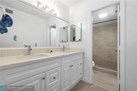 Building Photo - 6001 N Falls Cir Dr