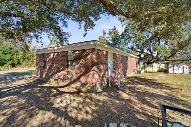 Building Photo - East Fairhope Full Brick