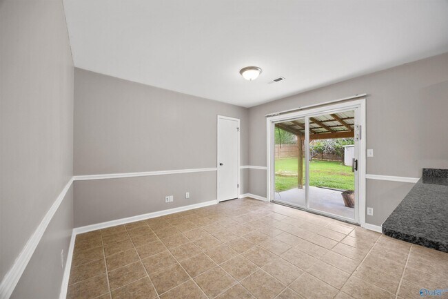 Building Photo - 13935 SW Wyandotte Dr