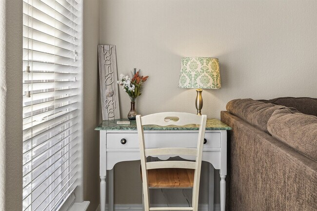 Building Photo - 7302 Bay Meadows Dr