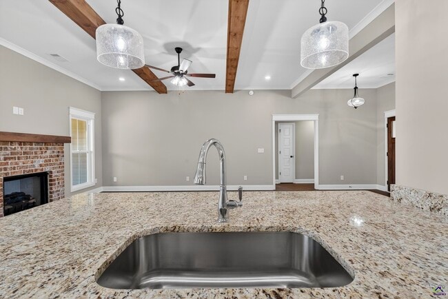 Building Photo - 213 Saraland Trl