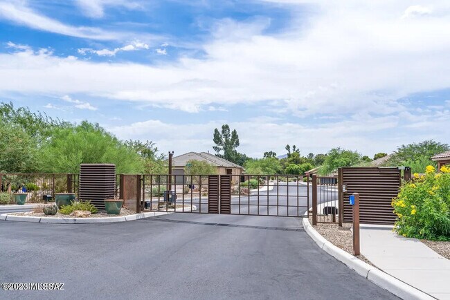 Building Photo - 8638 N Genoa Ct