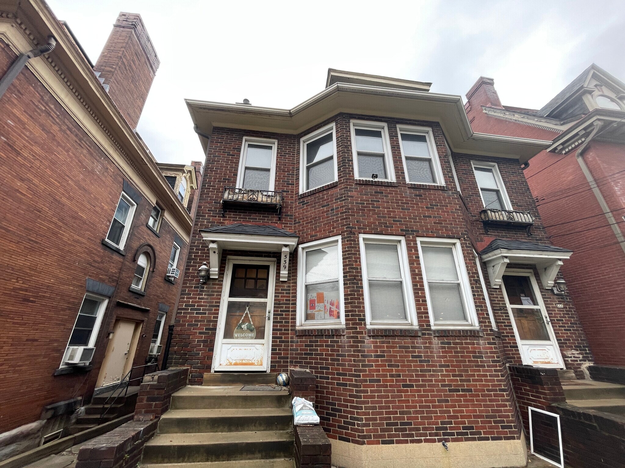 Building Photo - 539 S Aiken Ave