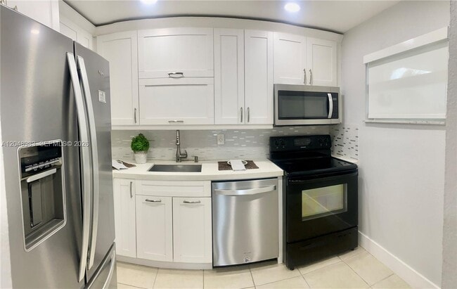 Building Photo - 4255 N University Dr